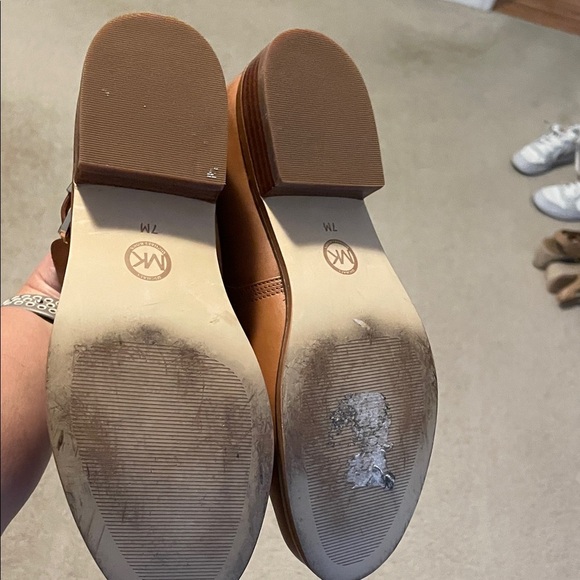 Chic Michael Kors Tan Leather Ankle Booties - Picture 7 of 9